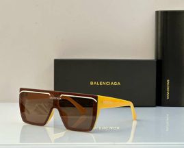 Picture of Balenciga Sunglasses _SKUfw53545474fw